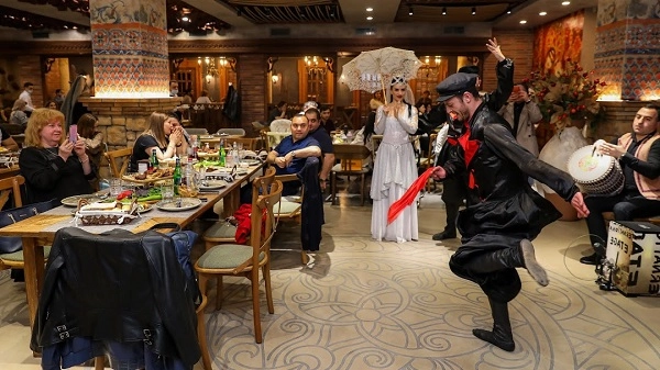 Ресторан армянской кухни Ararat Tavern (Արարատ պանդոկ) в Ереване: национальные рецепты, грузинская кухня, армянский интерьер, семейный ужин, кавказские приправы, Армянская кухня,