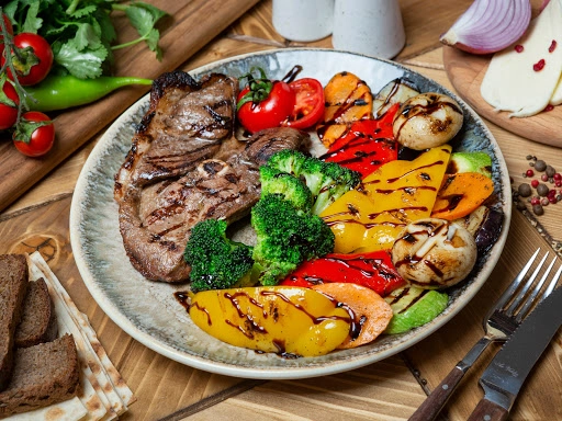 Ресторан армянской кухни Ararat Tavern (Արարատ պանդոկ) в Ереване: национальные рецепты, грузинская кухня, армянский интерьер, семейный ужин, кавказские приправы, Армянская кухня,