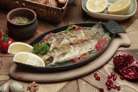 Ресторан армянской кухни Ararat Tavern (Արարատ պանդոկ) в Ереване: национальные рецепты, грузинская кухня, армянский интерьер, семейный ужин, кавказские приправы, Армянская кухня,