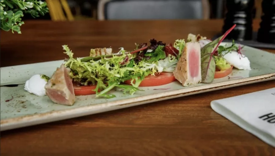Гастробар Penta в Москве: Средиземноморская кухня, Европейская кухня, Меню на английском, Азиатская кухня, Проведение банкетов, Настольные игры,