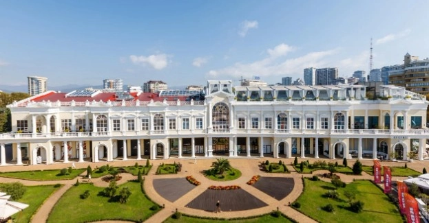 Торговая галерея Гранд Марина в Сочи: RobertoBravo, Brioni, Rolex, FREYWILLE, Ювилирные украшения , Часы, Одежда, Бутик , Аксессуары, Премиум,