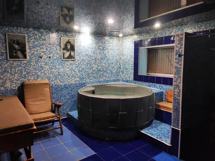 Сауна Relax Plus в Владивостоке: Сауна, Парилка, Джакузи, Бильярд, Комната отдыха, Sauna, Billiards,