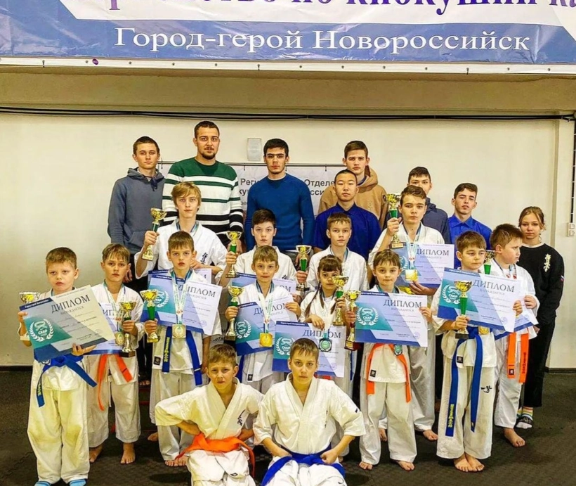 Спортивный клуб Самурай в Новороссийске: Развитие, Каратэ, Фитнес,