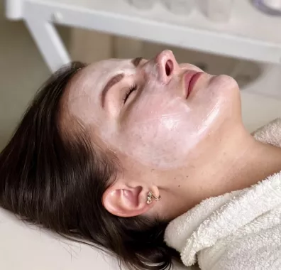 Салон красоты "RoseClinic".