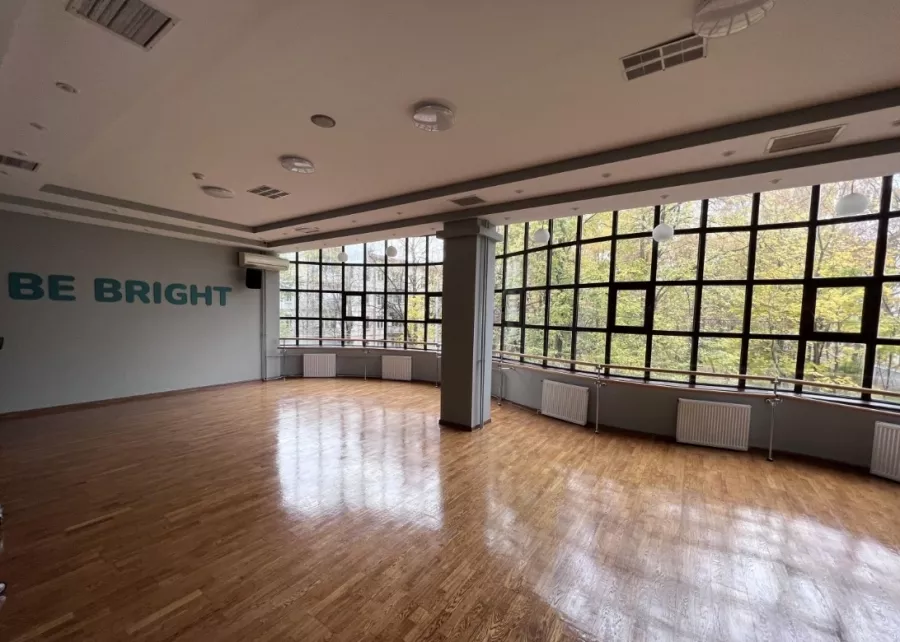 Фитнес-клуб Bright Fit Черёмушки в Москве: Аквааэробика, Аэробика, Боевые искусства, Детский уголок, Йога,