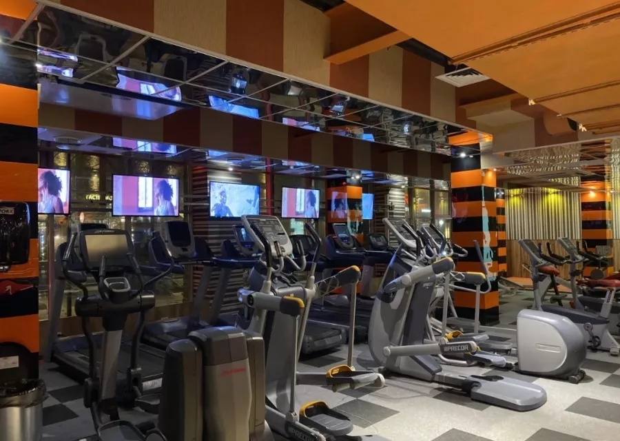 Фитнес-клуб Fusion fitness в Москве: Аквааэробика, Аэробика, Боевые искусства, Йога, Пилатес, Стретчинг, Танцы, Бассейн, Сауна,