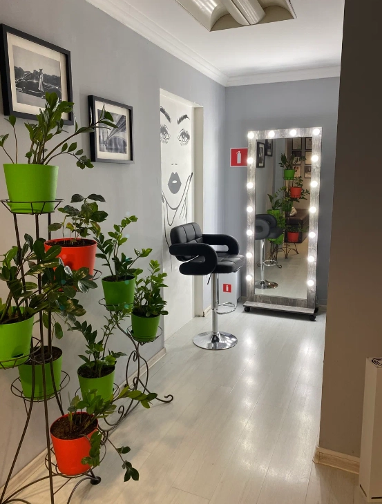 Парикмахерская Diana Sheshur beauty club в Москве: Волосы, Окрашивание, Кератиновое выпрямление, Африканские косички, Наращивание волос, Макияж, Массаж, Косметология, Эпиляция, Ногти, Ресницы, Прокол ушей,