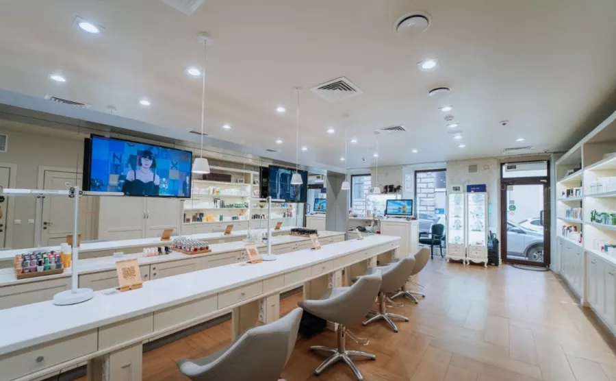 Салон укладки волос Фен dry bar в Москве: Вечерняя укладка, Плетение, Укладка волос, Массаж головы, Макияж, Брови, Ресницы, Ногти,