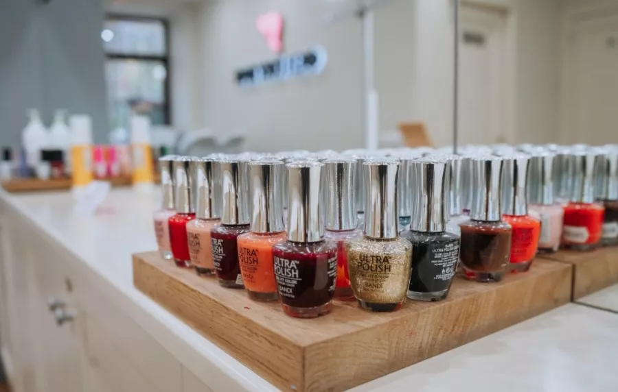 Салон укладки волос Фен dry bar в Москве: Вечерняя укладка, Плетение, Укладка волос, Массаж головы, Макияж, Брови, Ресницы, Ногти,
