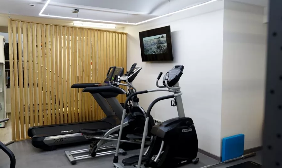 Фитнес-студия Fit4ever-fitness&ems в Москве: Аэробика, Боевые искусства, Бодифлекс, Йога, Калланетика, Кроссфит,