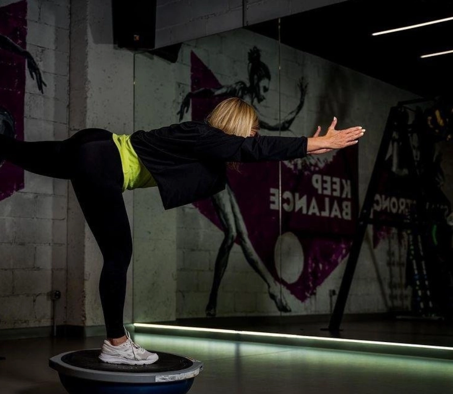 Фитнес-клуб Sportmax в Москве: Боевые искусства, Детский уголок, Йога, Женский зал, Пилатес, Сайкл,