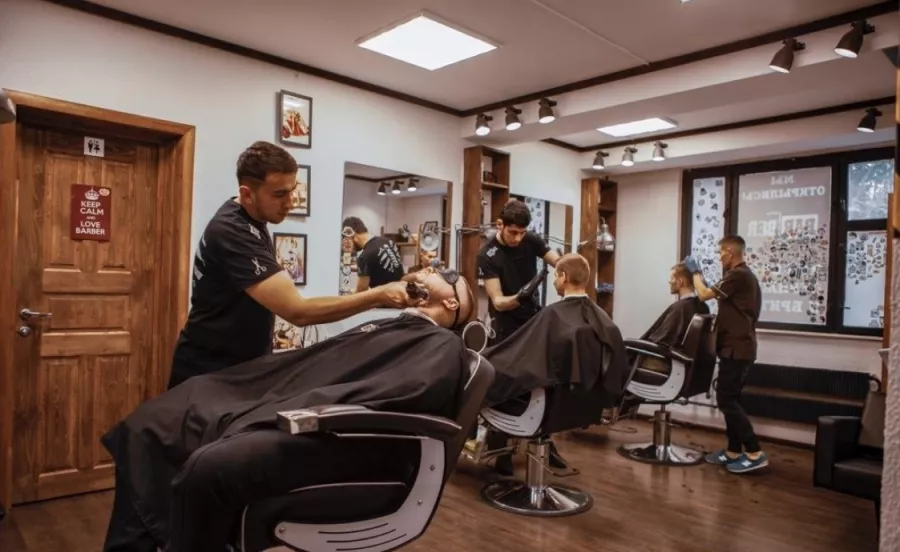 Барбершоп Barber в Москве: Стрижка, Борода, Усы, Бритье, Камуфляж седины,