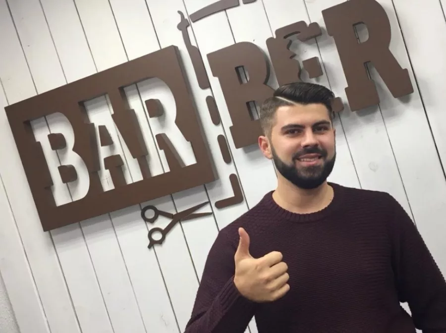 Барбершоп Barber в Москве: Стрижка, Борода, Усы, Бритье, Камуфляж седины,