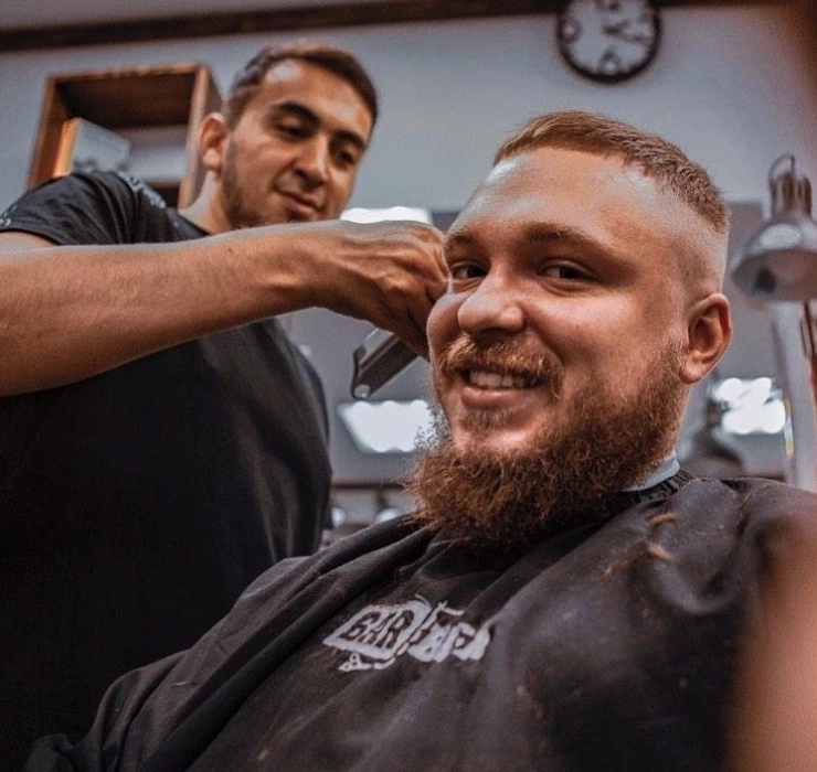 Барбершоп Barber в Москве: Стрижка, Борода, Усы, Бритье, Камуфляж седины,
