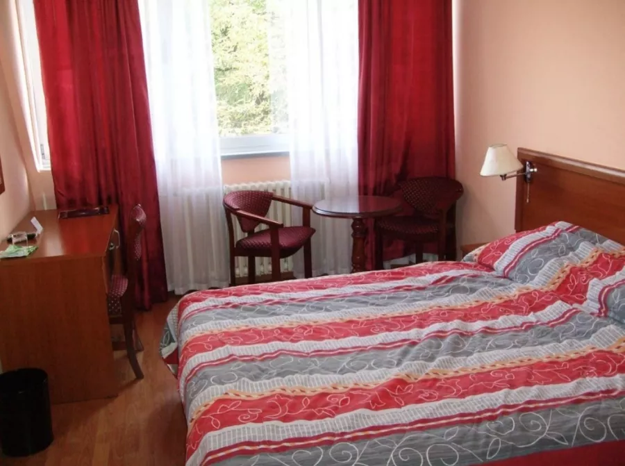 Hotel Rex в Белграде: Отель, Путешествие, Чилим,