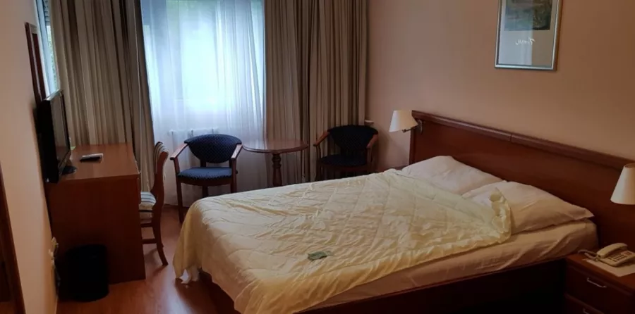 Hotel Rex в Белграде: Отель, Путешествие, Чилим,