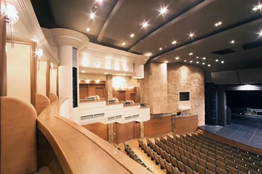 Madlenianum Opera and Theatre в Белграде: Театр, Опера, Чилим,