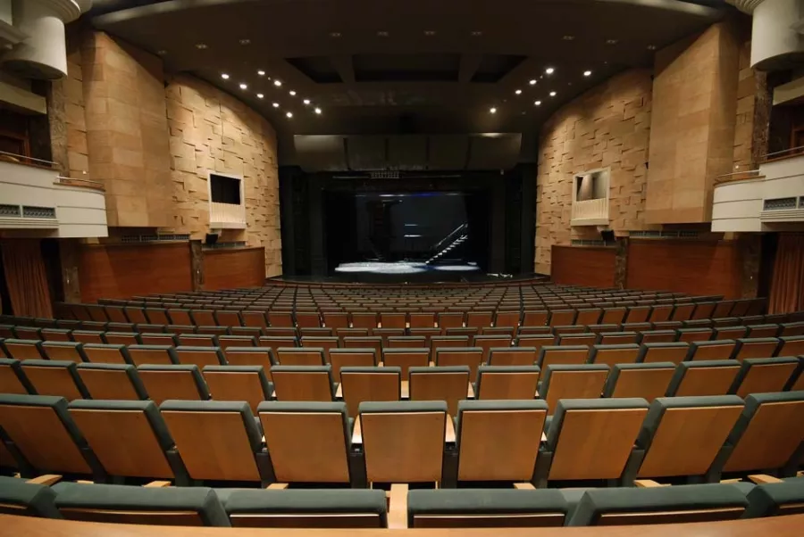 Madlenianum Opera and Theatre в Белграде: Театр, Опера, Чилим,