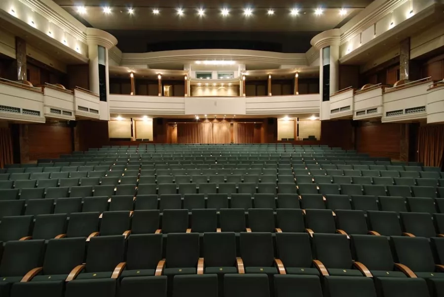 Madlenianum Opera and Theatre в Белграде: Театр, Опера, Чилим,