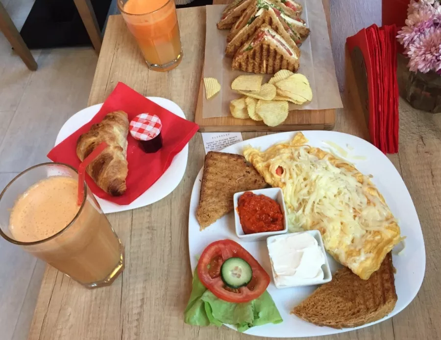 Red Bread в Белграде: Ресторан, Чилим, Вкусно, Кофе,