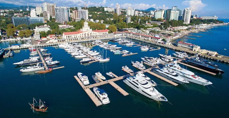 Яхт-клуб Sochi Grand Marina by Burevestnik Group в Сочи: Яхтинг, Яхт клуб, Зимняя стоянка , Сервис, Регата, Парусный спорт,