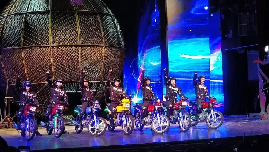 Театр Tianqiao Acrobatics Theater в Пекине: Развлечения, Акробатические номера,