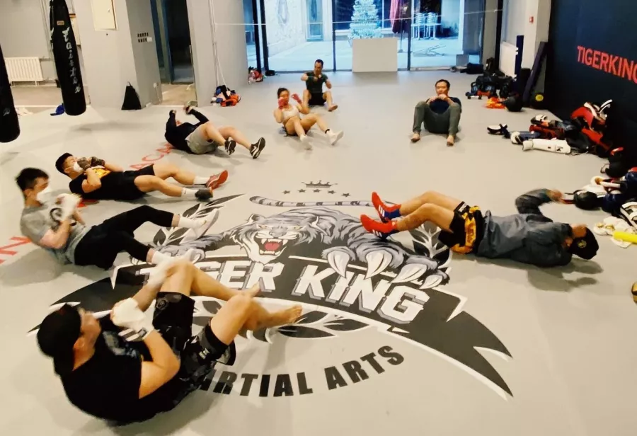 Школа боевых искусств MMA Beijing в Пекине: Школа, Боевые искусства, Тренажерный зал,