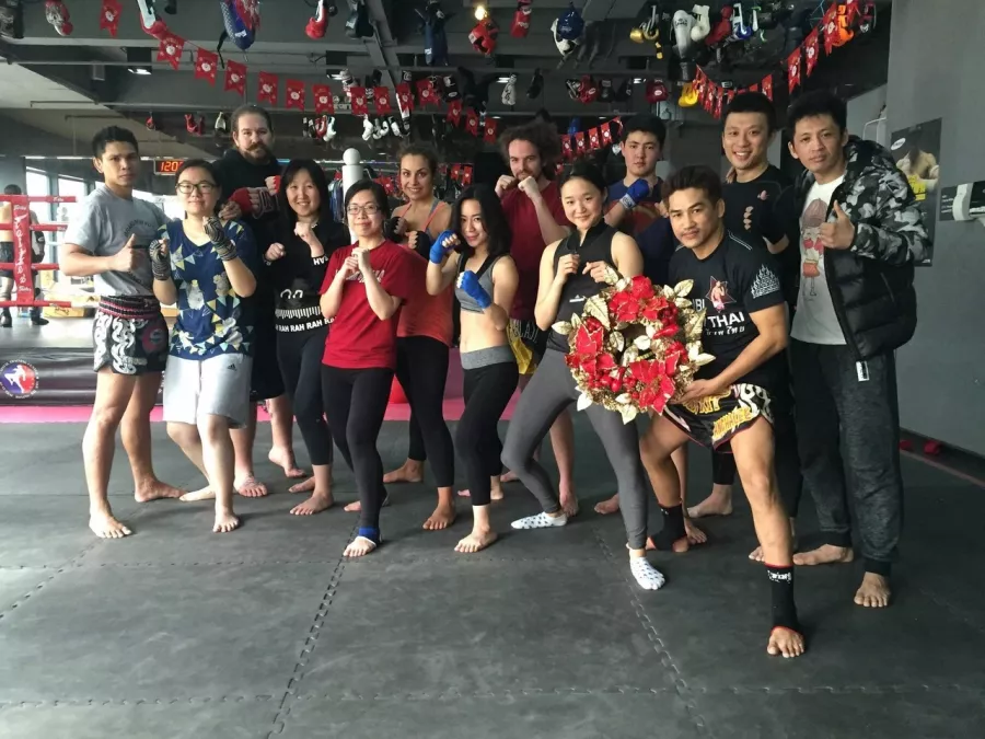 Школа боевых искусств MMA Beijing в Пекине: Школа, Боевые искусства, Тренажерный зал,