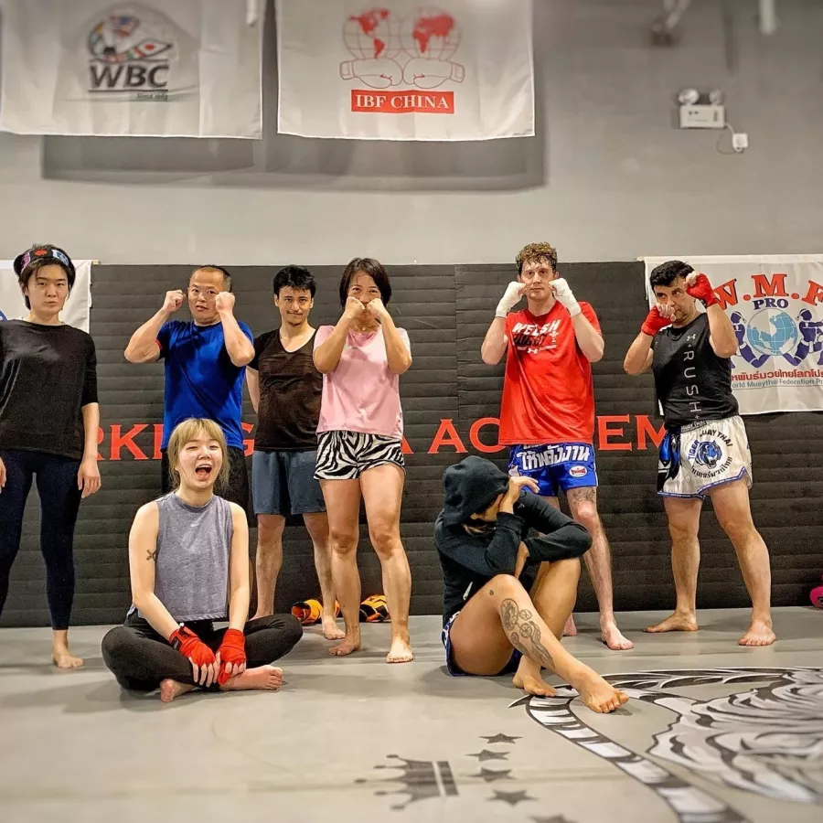 Школа боевых искусств MMA Beijing в Пекине: Школа, Боевые искусства, Тренажерный зал,