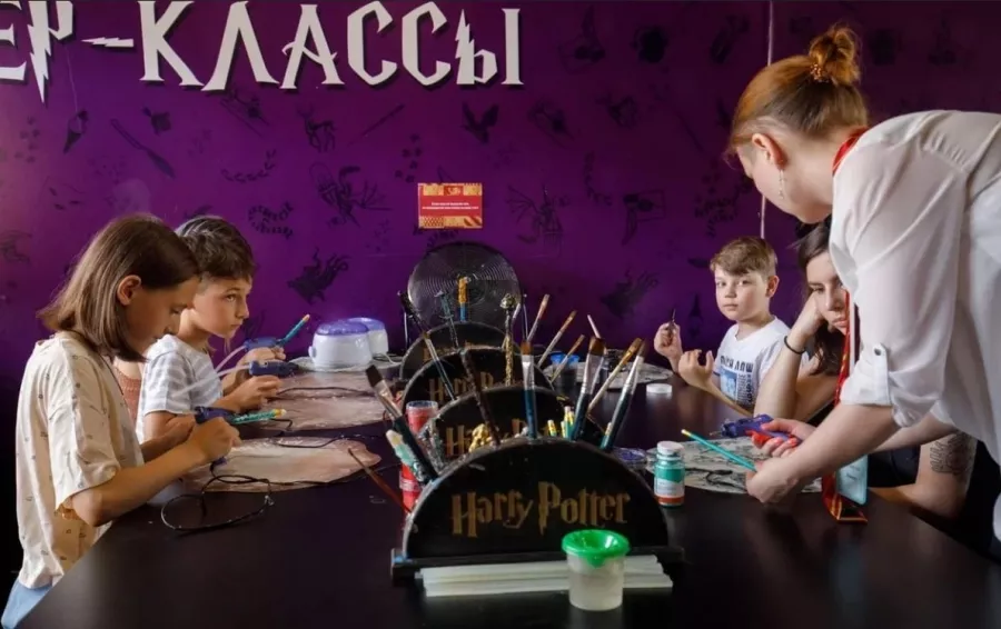 Интерактивная выставка Дверь в Хогвартс в Санкт-Петербурге: Экспонаты, Фотозона, Спецэффекты, Интерактивные Игры, Магия, Посмотреть, Мастер-Классы,