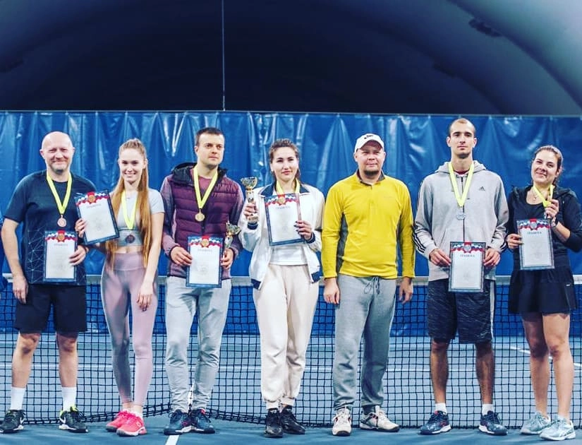 Теннисный клуб Winners в Краснодаре: Развиваться, Теннис, Аренда, Следить за здоровьем, Веселье, Тренировки, Круглый год,