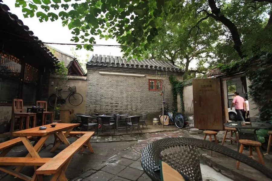 Бар Great Leap Brewing Original в Пекине: Крафт Бар, Алкоголь, Покушать,