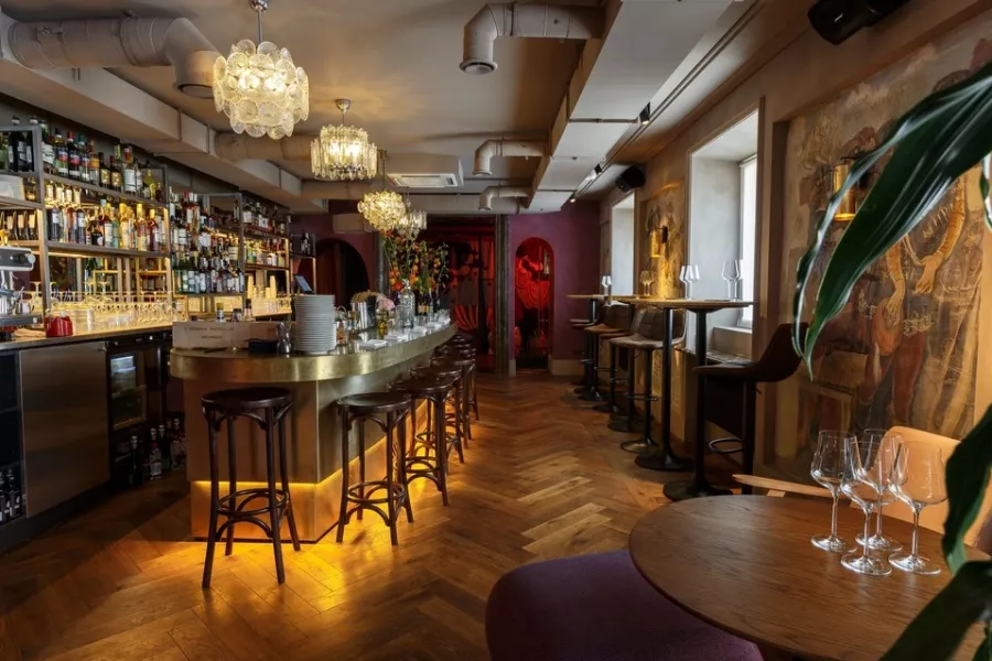 Ресторан Salone Pasta & Bar в Санкт-Петербурге: Итальянская кухня, Вино, Страчателла, Домашняя паста, Свидание, Ужин,