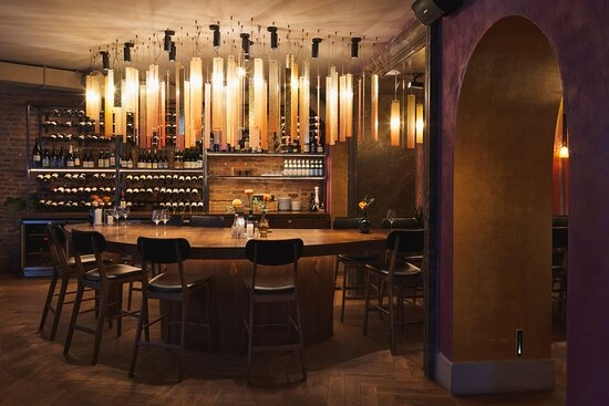 Ресторан Salone Pasta & Bar в Санкт-Петербурге: Итальянская кухня, Вино, Страчателла, Домашняя паста, Свидание, Ужин,