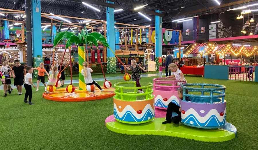 Ресто-парк семейного отдыха Fun City в Санкт-Петербурге: Скалодром, Семейный отдых , Горки, Лабиринт, Не пропусти, Игры,