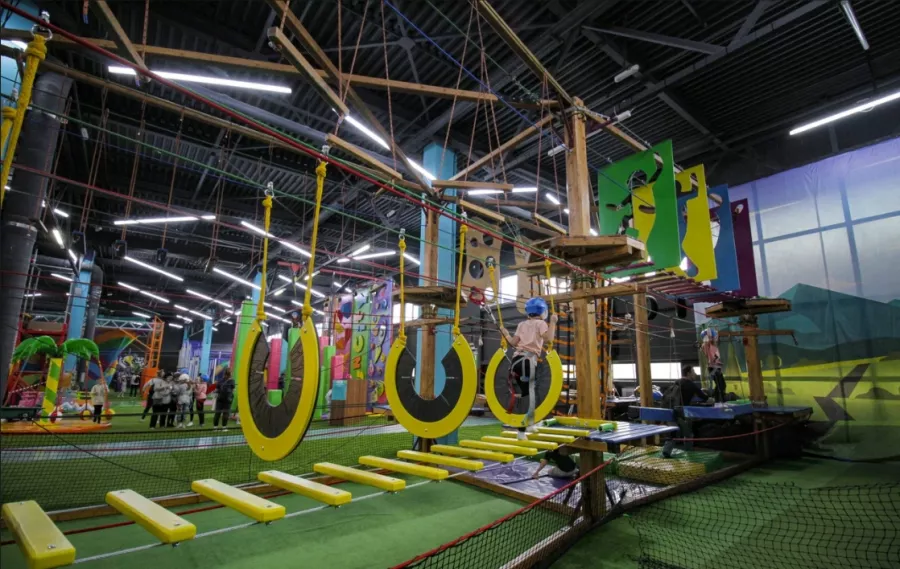 Ресто-парк семейного отдыха Fun City в Санкт-Петербурге: Скалодром, Интерактивная Комната, Горки, Лабиринт, Батуты, Не пропусти,