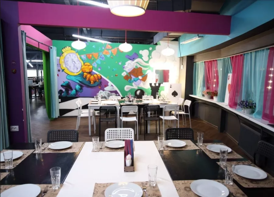 Ресто-парк семейного отдыха Fun City в Санкт-Петербурге: Скалодром, Интерактивная Комната, Горки, Лабиринт, Батуты, Не пропусти,