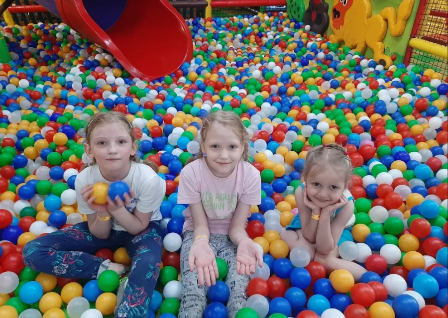 Ресто-парк семейного отдыха Fun City в Санкт-Петербурге: Скалодром, Интерактивная Комната, Горки, Лабиринт, Батуты, Не пропусти,