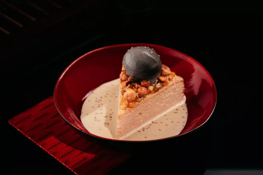 Ресторан Shanghai Me в Дубаи: Суши, Коктейли, Традиционная кухня, Азиатская кухня, Еда,