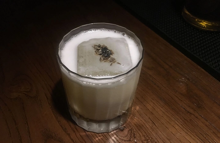 Бар Fang Bar в Пекине: Бар, Коктейль-бар, Развлечение,