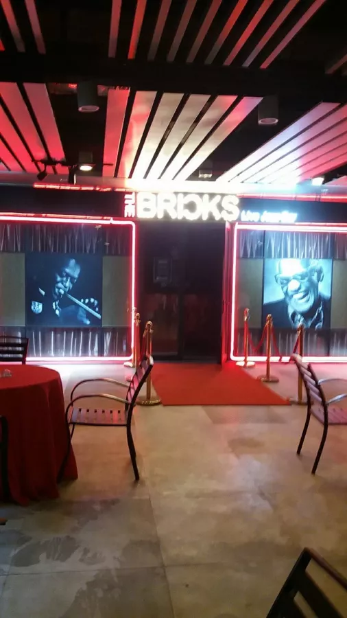 Бар The Brick в Пекине: Бар, Джаз-бар, Живая музыка, Развлечение,