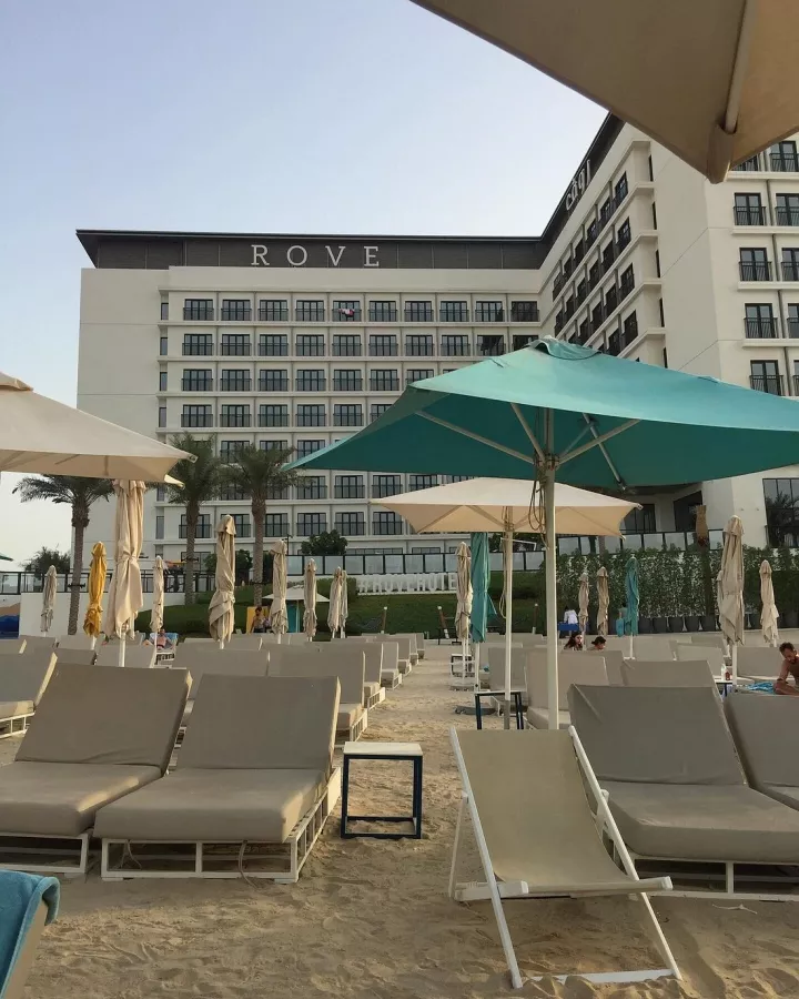 Отель Rove La Mer Beach 3* в Дубаи: Прибрежный отель , Бутик-отель , Номера для геймеров , Бассейн , Конференц-зал,