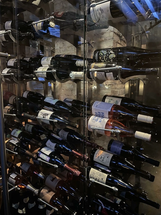 Бар Big Wine Freaks в Санкт-Петербурге: Шампань-бар, Вечеринки, Лофт, Вино, Авторское шампанское , Друзья, dj, Веселье,