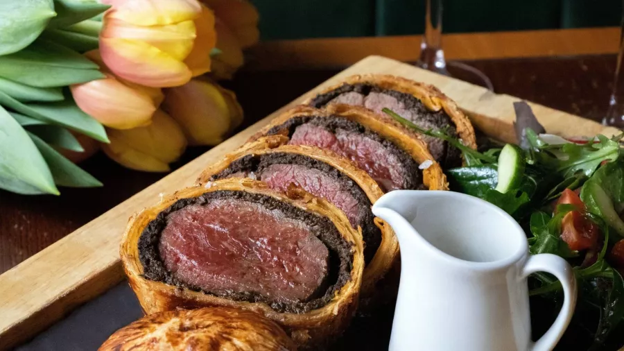 Ресторан Gordon Ramsay Hell's Kitchen в Дубаи: Изысканная кухня , Тетрализованное представление , Фирменные блюда , Открытая кухня,