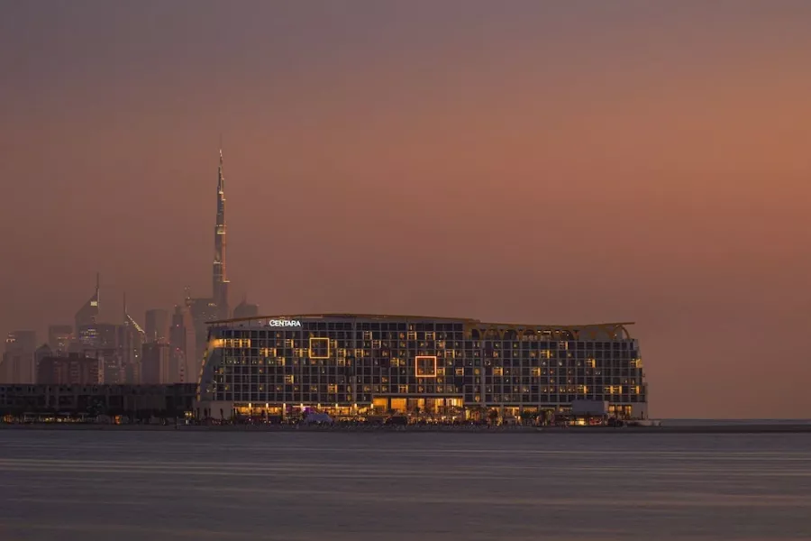 Отель Centara Mirage Beach Resort Dubai 4* в Дубаи: Отель на берегу , Аквапарк , Спа , Интернациональная кухня , Новый отель , Уютный отель , Веревочный городок ,