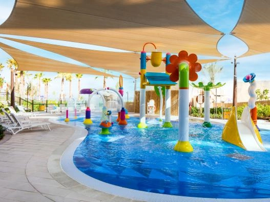 Отель Centara Mirage Beach Resort Dubai 4* в Дубаи: Отель на берегу , Аквапарк , Спа , Интернациональная кухня , Новый отель , Уютный отель , Веревочный городок ,