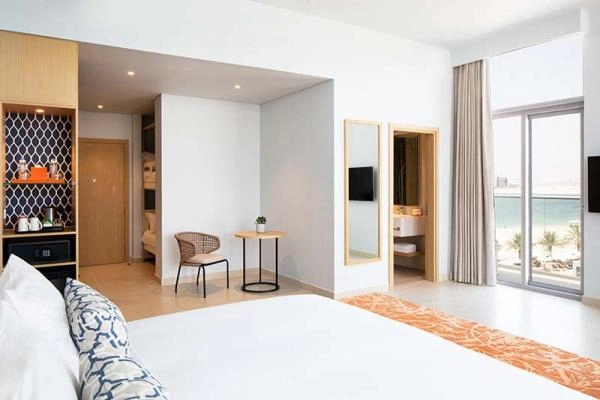 Отель Centara Mirage Beach Resort Dubai 4* в Дубаи: Отель на берегу , Аквапарк , Спа , Интернациональная кухня , Новый отель , Уютный отель , Веревочный городок ,
