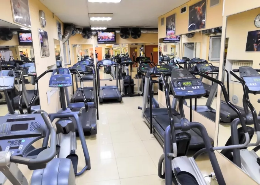 Фитнес-клуб Sunny gym в Москве: Персональный тренер, Фитнес бар , Солярий,