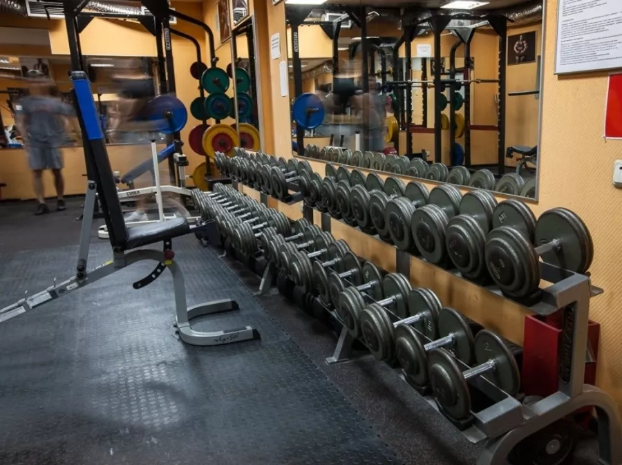 Фитнес-клуб Sunny gym в Москве: Персональный тренер, Фитнес бар , Солярий,