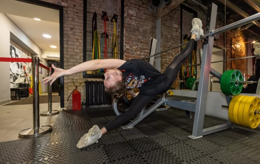 Тренажёрный зал Kickstart gym в Москве: Боевые искусства, Кроссфит, Стретчинг, Фитнес для детей, Персональный тренер, Фитнес бар, TRX тренировки,